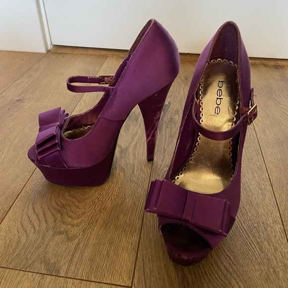 Purple platform peep toe heels with bow detail - Picture 2 of 7